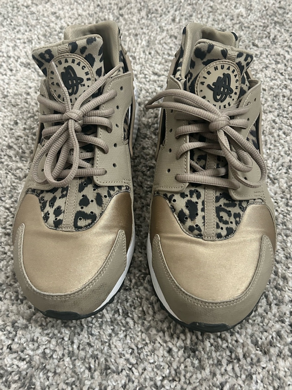 Nike Air Huaraches - Black & Tan/Gold Leopard - Picture 2 of 6